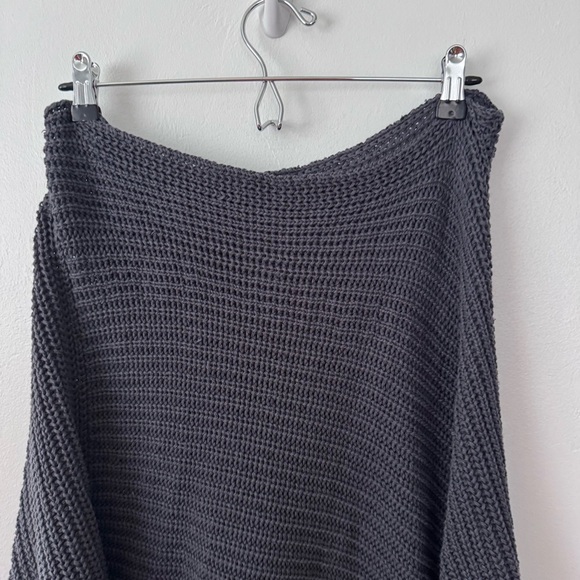 Love your Melon knit cape dark gray one size - Picture 5 of 6